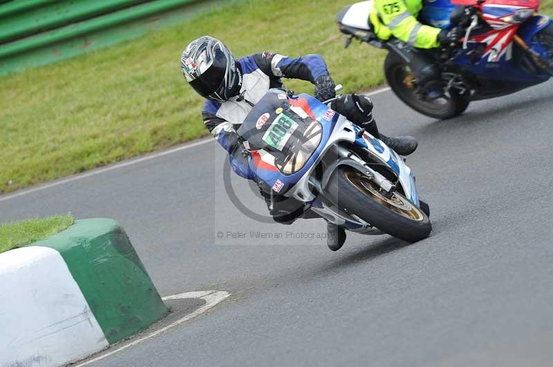 Mallory park Leicestershire;Mallory park photographs;Motorcycle action photographs;classic bikes;event digital images;eventdigitalimages;mallory park;no limits trackday;peter wileman photography;vintage bikes;vintage motorcycles;vmcc festival 1000 bikes