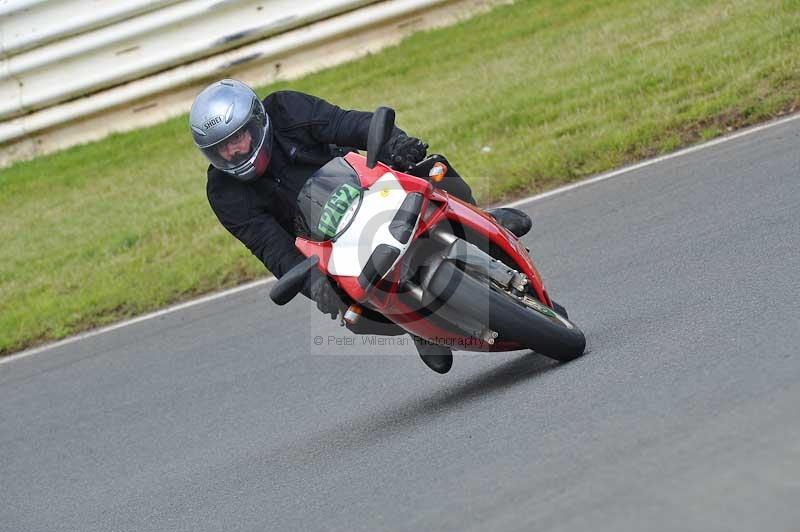 Mallory park Leicestershire;Mallory park photographs;Motorcycle action photographs;classic bikes;event digital images;eventdigitalimages;mallory park;no limits trackday;peter wileman photography;vintage bikes;vintage motorcycles;vmcc festival 1000 bikes