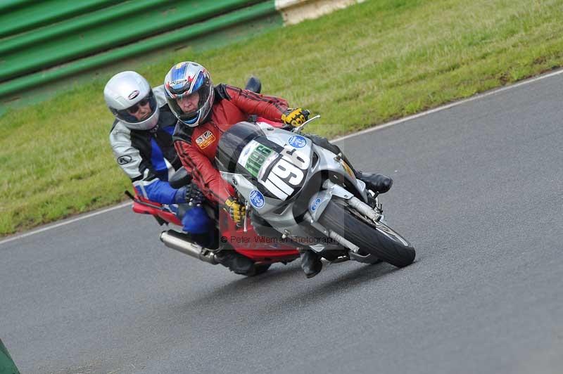 Mallory park Leicestershire;Mallory park photographs;Motorcycle action photographs;classic bikes;event digital images;eventdigitalimages;mallory park;no limits trackday;peter wileman photography;vintage bikes;vintage motorcycles;vmcc festival 1000 bikes