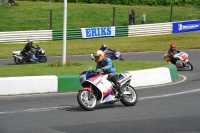 Mallory-park-Leicestershire;Mallory-park-photographs;Motorcycle-action-photographs;classic-bikes;event-digital-images;eventdigitalimages;mallory-park;no-limits-trackday;peter-wileman-photography;vintage-bikes;vintage-motorcycles;vmcc-festival-1000-bikes