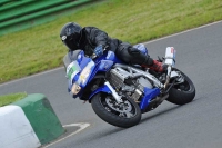 Mallory-park-Leicestershire;Mallory-park-photographs;Motorcycle-action-photographs;classic-bikes;event-digital-images;eventdigitalimages;mallory-park;no-limits-trackday;peter-wileman-photography;vintage-bikes;vintage-motorcycles;vmcc-festival-1000-bikes