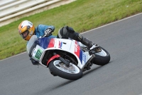 Mallory-park-Leicestershire;Mallory-park-photographs;Motorcycle-action-photographs;classic-bikes;event-digital-images;eventdigitalimages;mallory-park;no-limits-trackday;peter-wileman-photography;vintage-bikes;vintage-motorcycles;vmcc-festival-1000-bikes