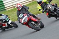 Mallory-park-Leicestershire;Mallory-park-photographs;Motorcycle-action-photographs;classic-bikes;event-digital-images;eventdigitalimages;mallory-park;no-limits-trackday;peter-wileman-photography;vintage-bikes;vintage-motorcycles;vmcc-festival-1000-bikes