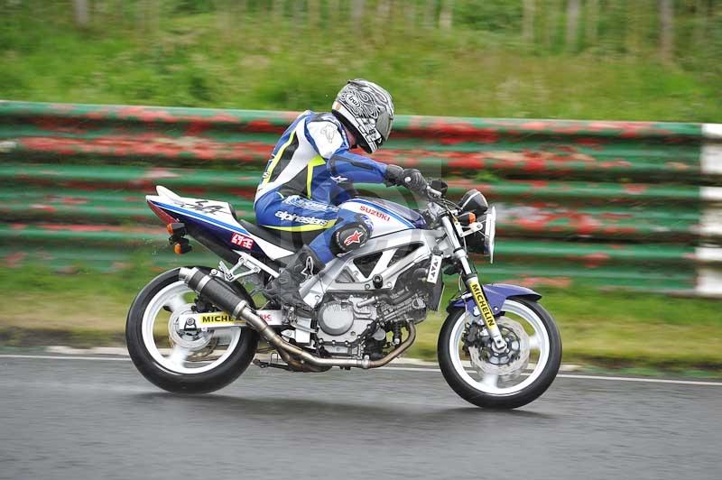 Mallory park Leicestershire;Mallory park photographs;Motorcycle action photographs;classic bikes;event digital images;eventdigitalimages;mallory park;no limits trackday;peter wileman photography;vintage bikes;vintage motorcycles;vmcc festival 1000 bikes
