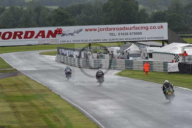 Mallory park Leicestershire;Mallory park photographs;Motorcycle action photographs;classic bikes;event digital images;eventdigitalimages;mallory park;no limits trackday;peter wileman photography;vintage bikes;vintage motorcycles;vmcc festival 1000 bikes