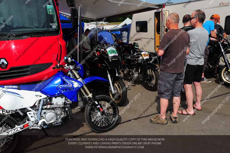 Vintage motorcycle club;eventdigitalimages;mallory park;mallory park trackday photographs;no limits trackdays;peter wileman photography;trackday digital images;trackday photos;vmcc festival 1000 bikes photographs