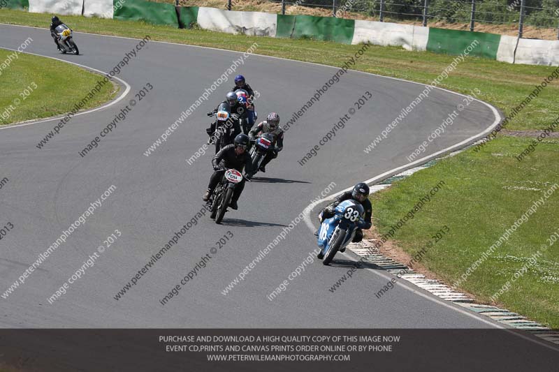 Vintage motorcycle club;eventdigitalimages;mallory park;mallory park trackday photographs;no limits trackdays;peter wileman photography;trackday digital images;trackday photos;vmcc festival 1000 bikes photographs