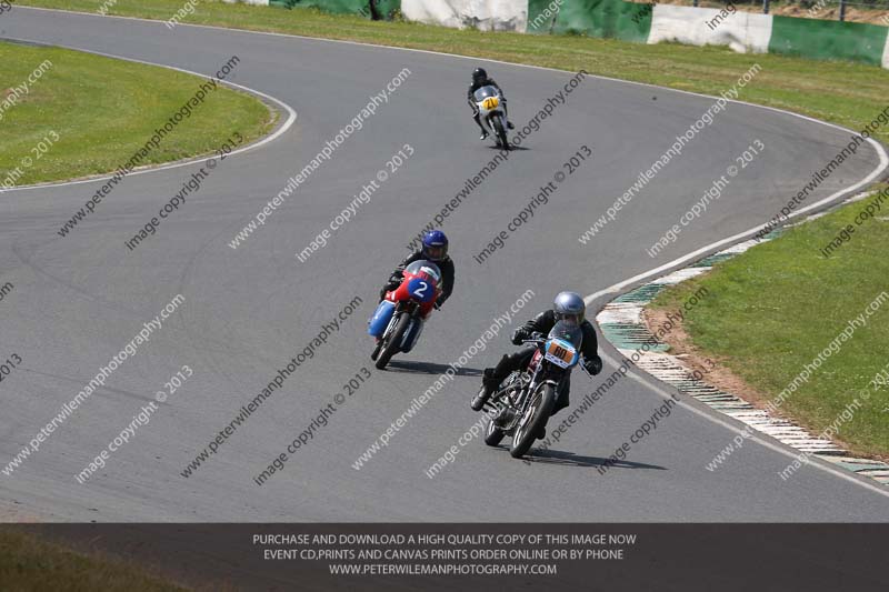 Vintage motorcycle club;eventdigitalimages;mallory park;mallory park trackday photographs;no limits trackdays;peter wileman photography;trackday digital images;trackday photos;vmcc festival 1000 bikes photographs