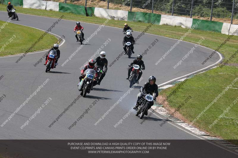Vintage motorcycle club;eventdigitalimages;mallory park;mallory park trackday photographs;no limits trackdays;peter wileman photography;trackday digital images;trackday photos;vmcc festival 1000 bikes photographs