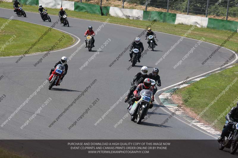Vintage motorcycle club;eventdigitalimages;mallory park;mallory park trackday photographs;no limits trackdays;peter wileman photography;trackday digital images;trackday photos;vmcc festival 1000 bikes photographs