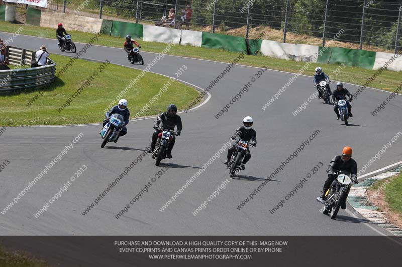 Vintage motorcycle club;eventdigitalimages;mallory park;mallory park trackday photographs;no limits trackdays;peter wileman photography;trackday digital images;trackday photos;vmcc festival 1000 bikes photographs