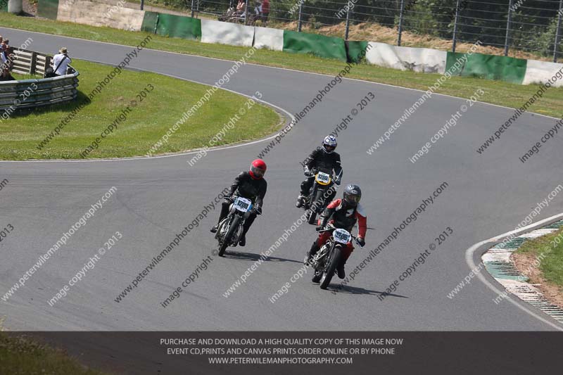 Vintage motorcycle club;eventdigitalimages;mallory park;mallory park trackday photographs;no limits trackdays;peter wileman photography;trackday digital images;trackday photos;vmcc festival 1000 bikes photographs