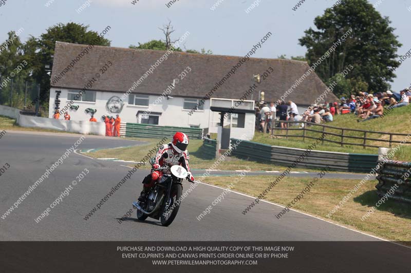 Vintage motorcycle club;eventdigitalimages;mallory park;mallory park trackday photographs;no limits trackdays;peter wileman photography;trackday digital images;trackday photos;vmcc festival 1000 bikes photographs