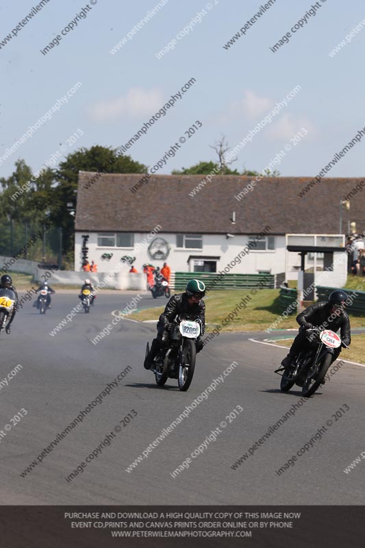 Vintage motorcycle club;eventdigitalimages;mallory park;mallory park trackday photographs;no limits trackdays;peter wileman photography;trackday digital images;trackday photos;vmcc festival 1000 bikes photographs