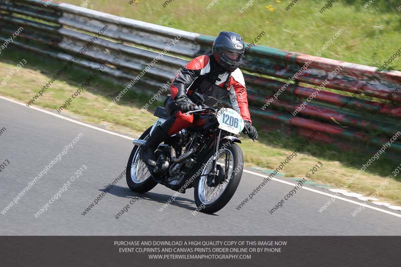 Vintage motorcycle club;eventdigitalimages;mallory park;mallory park trackday photographs;no limits trackdays;peter wileman photography;trackday digital images;trackday photos;vmcc festival 1000 bikes photographs