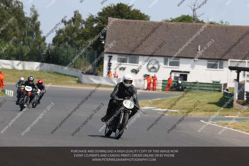 Vintage motorcycle club;eventdigitalimages;mallory park;mallory park trackday photographs;no limits trackdays;peter wileman photography;trackday digital images;trackday photos;vmcc festival 1000 bikes photographs