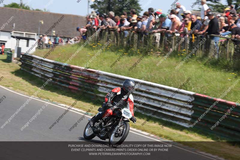 Vintage motorcycle club;eventdigitalimages;mallory park;mallory park trackday photographs;no limits trackdays;peter wileman photography;trackday digital images;trackday photos;vmcc festival 1000 bikes photographs