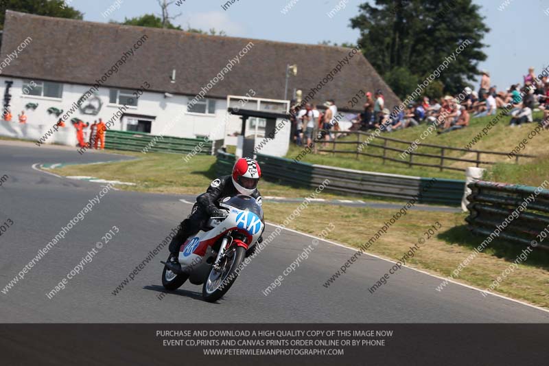 Vintage motorcycle club;eventdigitalimages;mallory park;mallory park trackday photographs;no limits trackdays;peter wileman photography;trackday digital images;trackday photos;vmcc festival 1000 bikes photographs