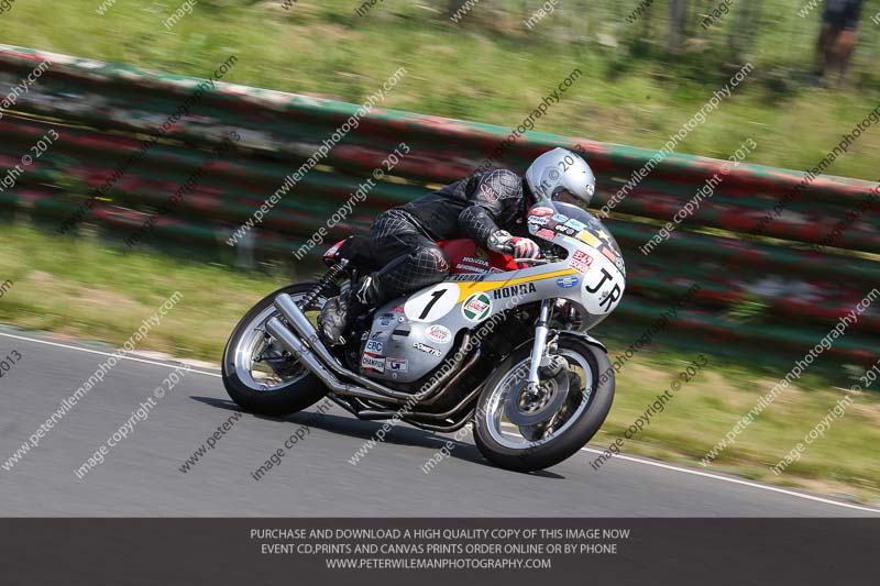 Vintage motorcycle club;eventdigitalimages;mallory park;mallory park trackday photographs;no limits trackdays;peter wileman photography;trackday digital images;trackday photos;vmcc festival 1000 bikes photographs