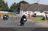 Vintage-motorcycle-club;eventdigitalimages;mallory-park;mallory-park-trackday-photographs;no-limits-trackdays;peter-wileman-photography;trackday-digital-images;trackday-photos;vmcc-festival-1000-bikes-photographs