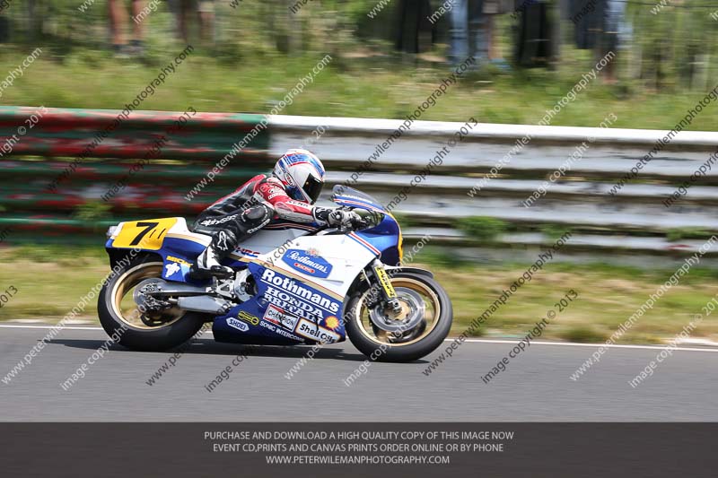 Vintage motorcycle club;eventdigitalimages;mallory park;mallory park trackday photographs;no limits trackdays;peter wileman photography;trackday digital images;trackday photos;vmcc festival 1000 bikes photographs