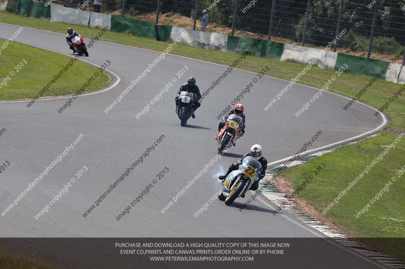 Vintage motorcycle club;eventdigitalimages;mallory park;mallory park trackday photographs;no limits trackdays;peter wileman photography;trackday digital images;trackday photos;vmcc festival 1000 bikes photographs