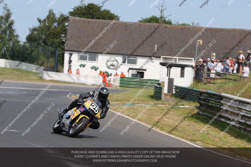 Vintage motorcycle club;eventdigitalimages;mallory park;mallory park trackday photographs;no limits trackdays;peter wileman photography;trackday digital images;trackday photos;vmcc festival 1000 bikes photographs