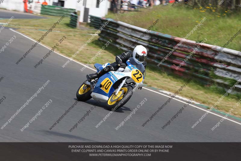 Vintage motorcycle club;eventdigitalimages;mallory park;mallory park trackday photographs;no limits trackdays;peter wileman photography;trackday digital images;trackday photos;vmcc festival 1000 bikes photographs