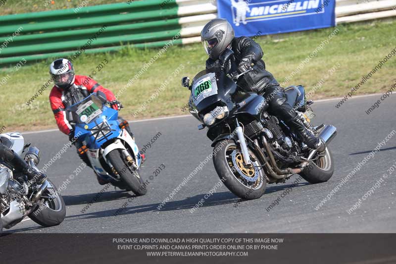 Vintage motorcycle club;eventdigitalimages;mallory park;mallory park trackday photographs;no limits trackdays;peter wileman photography;trackday digital images;trackday photos;vmcc festival 1000 bikes photographs