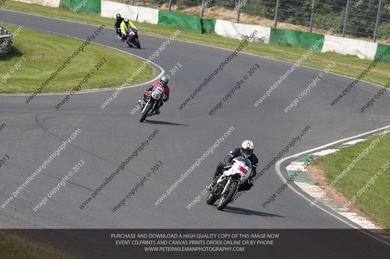 Vintage motorcycle club;eventdigitalimages;mallory park;mallory park trackday photographs;no limits trackdays;peter wileman photography;trackday digital images;trackday photos;vmcc festival 1000 bikes photographs