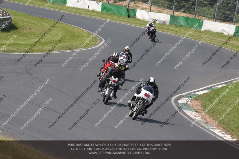 Vintage motorcycle club;eventdigitalimages;mallory park;mallory park trackday photographs;no limits trackdays;peter wileman photography;trackday digital images;trackday photos;vmcc festival 1000 bikes photographs