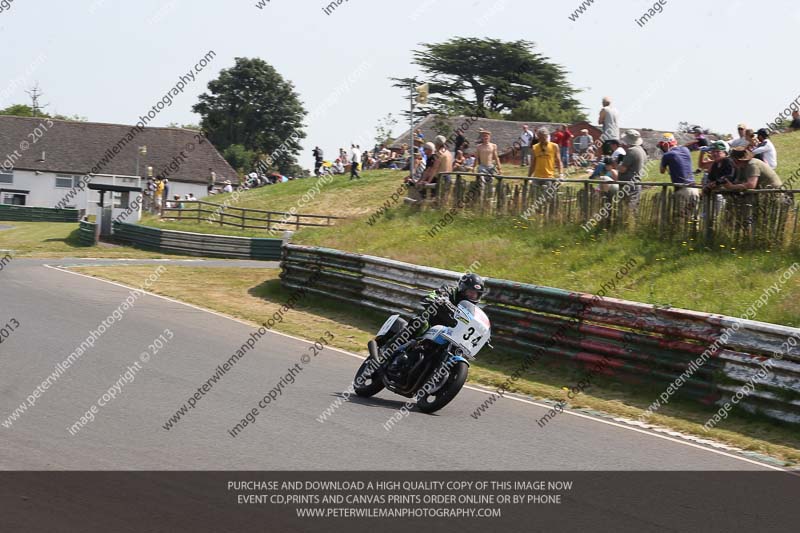 Vintage motorcycle club;eventdigitalimages;mallory park;mallory park trackday photographs;no limits trackdays;peter wileman photography;trackday digital images;trackday photos;vmcc festival 1000 bikes photographs