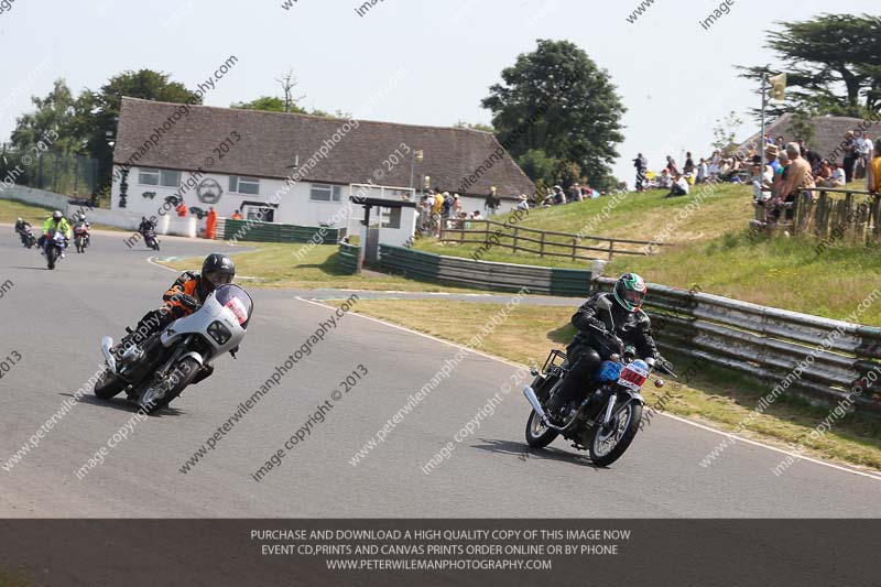 Vintage motorcycle club;eventdigitalimages;mallory park;mallory park trackday photographs;no limits trackdays;peter wileman photography;trackday digital images;trackday photos;vmcc festival 1000 bikes photographs
