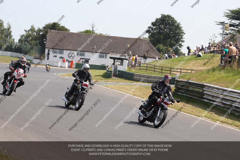 Vintage motorcycle club;eventdigitalimages;mallory park;mallory park trackday photographs;no limits trackdays;peter wileman photography;trackday digital images;trackday photos;vmcc festival 1000 bikes photographs