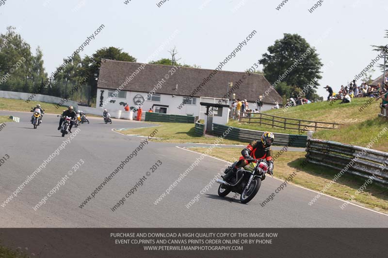 Vintage motorcycle club;eventdigitalimages;mallory park;mallory park trackday photographs;no limits trackdays;peter wileman photography;trackday digital images;trackday photos;vmcc festival 1000 bikes photographs