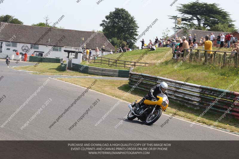 Vintage motorcycle club;eventdigitalimages;mallory park;mallory park trackday photographs;no limits trackdays;peter wileman photography;trackday digital images;trackday photos;vmcc festival 1000 bikes photographs