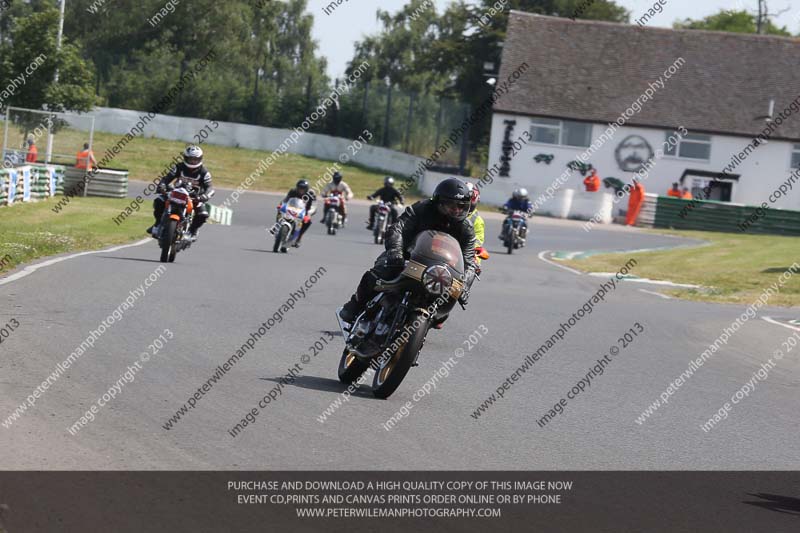 Vintage motorcycle club;eventdigitalimages;mallory park;mallory park trackday photographs;no limits trackdays;peter wileman photography;trackday digital images;trackday photos;vmcc festival 1000 bikes photographs