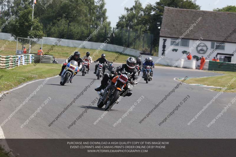 Vintage motorcycle club;eventdigitalimages;mallory park;mallory park trackday photographs;no limits trackdays;peter wileman photography;trackday digital images;trackday photos;vmcc festival 1000 bikes photographs