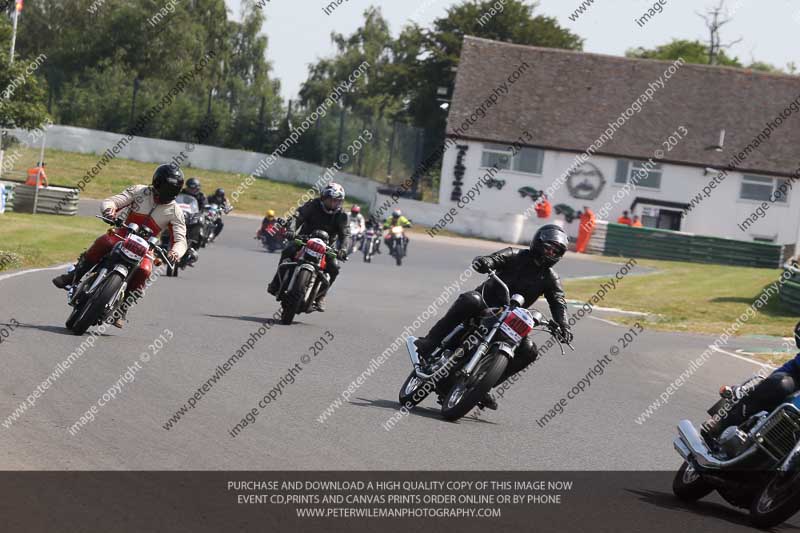 Vintage motorcycle club;eventdigitalimages;mallory park;mallory park trackday photographs;no limits trackdays;peter wileman photography;trackday digital images;trackday photos;vmcc festival 1000 bikes photographs