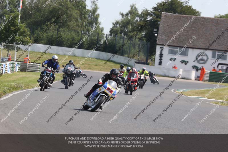 Vintage motorcycle club;eventdigitalimages;mallory park;mallory park trackday photographs;no limits trackdays;peter wileman photography;trackday digital images;trackday photos;vmcc festival 1000 bikes photographs