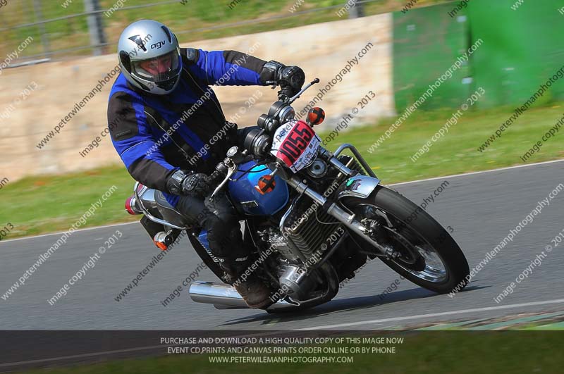 Vintage motorcycle club;eventdigitalimages;mallory park;mallory park trackday photographs;no limits trackdays;peter wileman photography;trackday digital images;trackday photos;vmcc festival 1000 bikes photographs