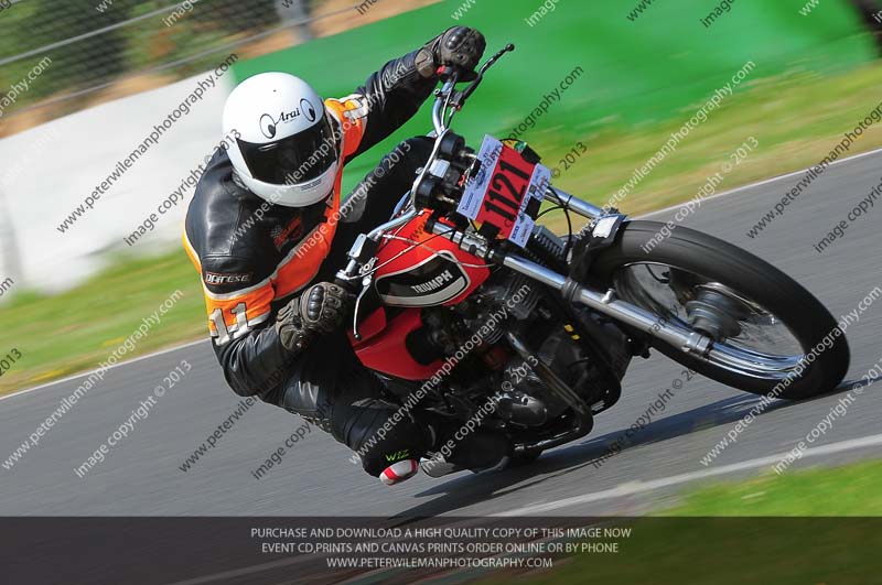 Vintage motorcycle club;eventdigitalimages;mallory park;mallory park trackday photographs;no limits trackdays;peter wileman photography;trackday digital images;trackday photos;vmcc festival 1000 bikes photographs