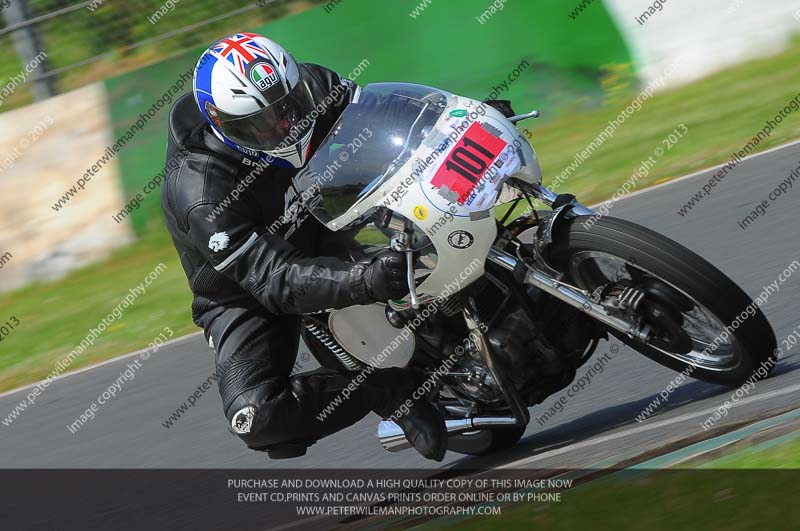 Vintage motorcycle club;eventdigitalimages;mallory park;mallory park trackday photographs;no limits trackdays;peter wileman photography;trackday digital images;trackday photos;vmcc festival 1000 bikes photographs