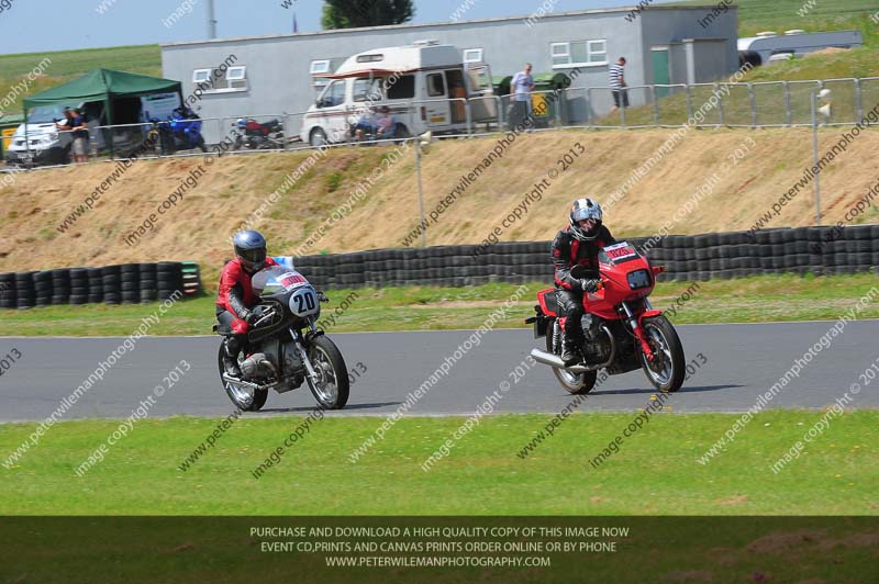 Vintage motorcycle club;eventdigitalimages;mallory park;mallory park trackday photographs;no limits trackdays;peter wileman photography;trackday digital images;trackday photos;vmcc festival 1000 bikes photographs