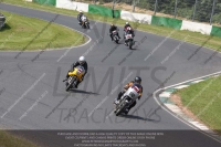 Vintage-motorcycle-club;eventdigitalimages;mallory-park;mallory-park-trackday-photographs;no-limits-trackdays;peter-wileman-photography;trackday-digital-images;trackday-photos;vmcc-festival-1000-bikes-photographs