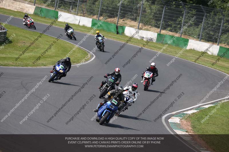 Vintage motorcycle club;eventdigitalimages;mallory park;mallory park trackday photographs;no limits trackdays;peter wileman photography;trackday digital images;trackday photos;vmcc festival 1000 bikes photographs