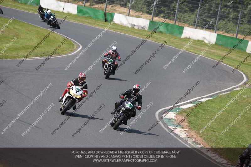 Vintage motorcycle club;eventdigitalimages;mallory park;mallory park trackday photographs;no limits trackdays;peter wileman photography;trackday digital images;trackday photos;vmcc festival 1000 bikes photographs