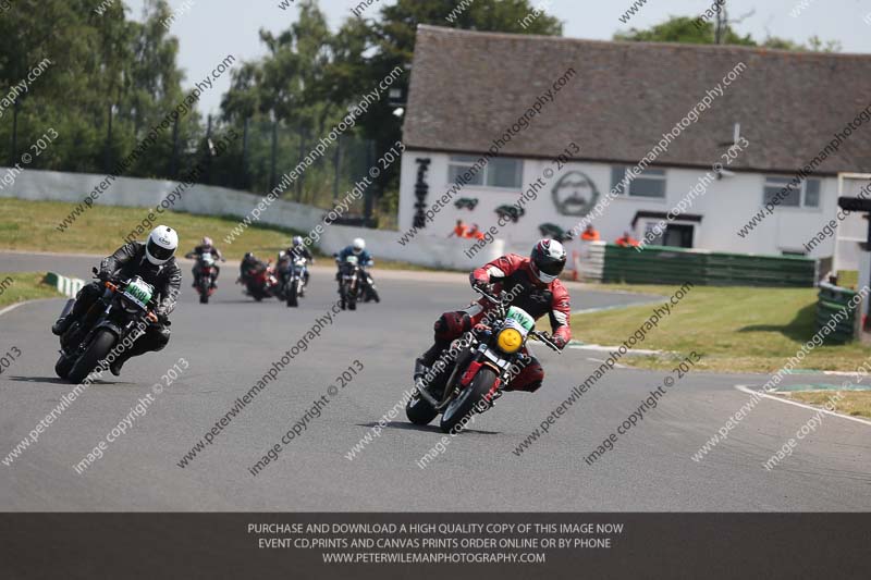 Vintage motorcycle club;eventdigitalimages;mallory park;mallory park trackday photographs;no limits trackdays;peter wileman photography;trackday digital images;trackday photos;vmcc festival 1000 bikes photographs