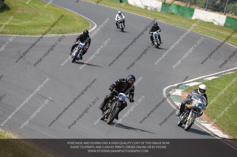 Vintage motorcycle club;eventdigitalimages;mallory park;mallory park trackday photographs;no limits trackdays;peter wileman photography;trackday digital images;trackday photos;vmcc festival 1000 bikes photographs