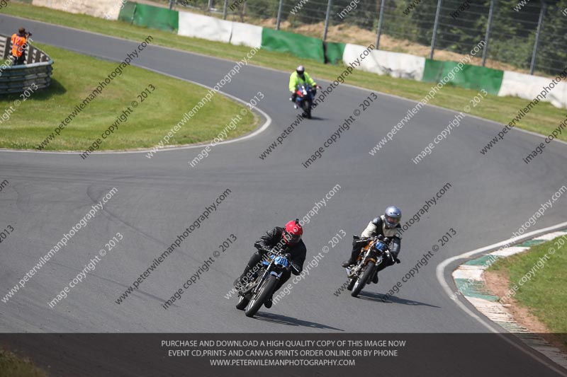 Vintage motorcycle club;eventdigitalimages;mallory park;mallory park trackday photographs;no limits trackdays;peter wileman photography;trackday digital images;trackday photos;vmcc festival 1000 bikes photographs